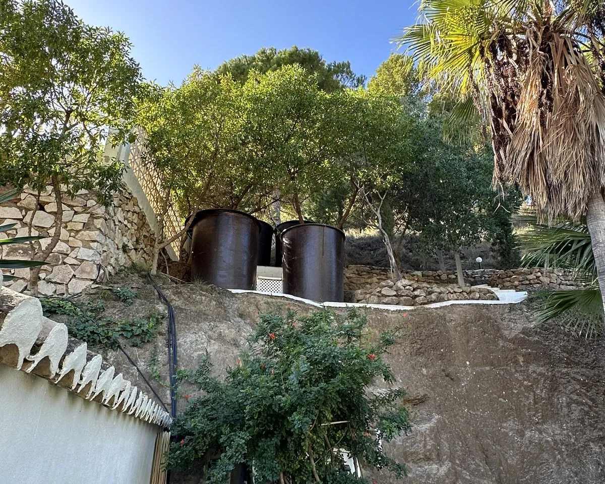 b6de8980-6ee8-4fd1-93d2-79883fcd5184