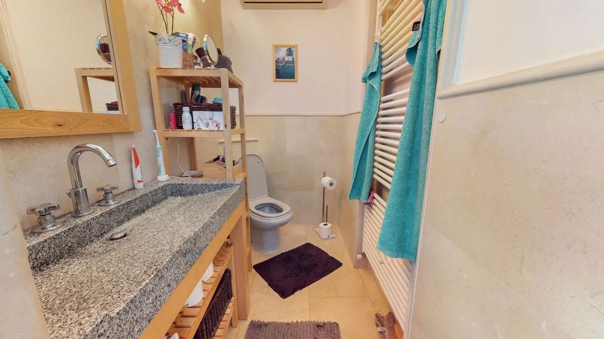 ce8dfc16-7b72-4e95-a4a9-7b8323d8ef7c