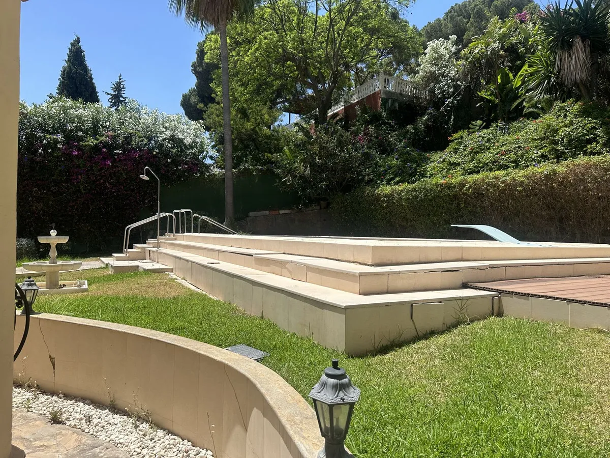 258aa3a6-69c9-423b-87f7-019fc82e44fb