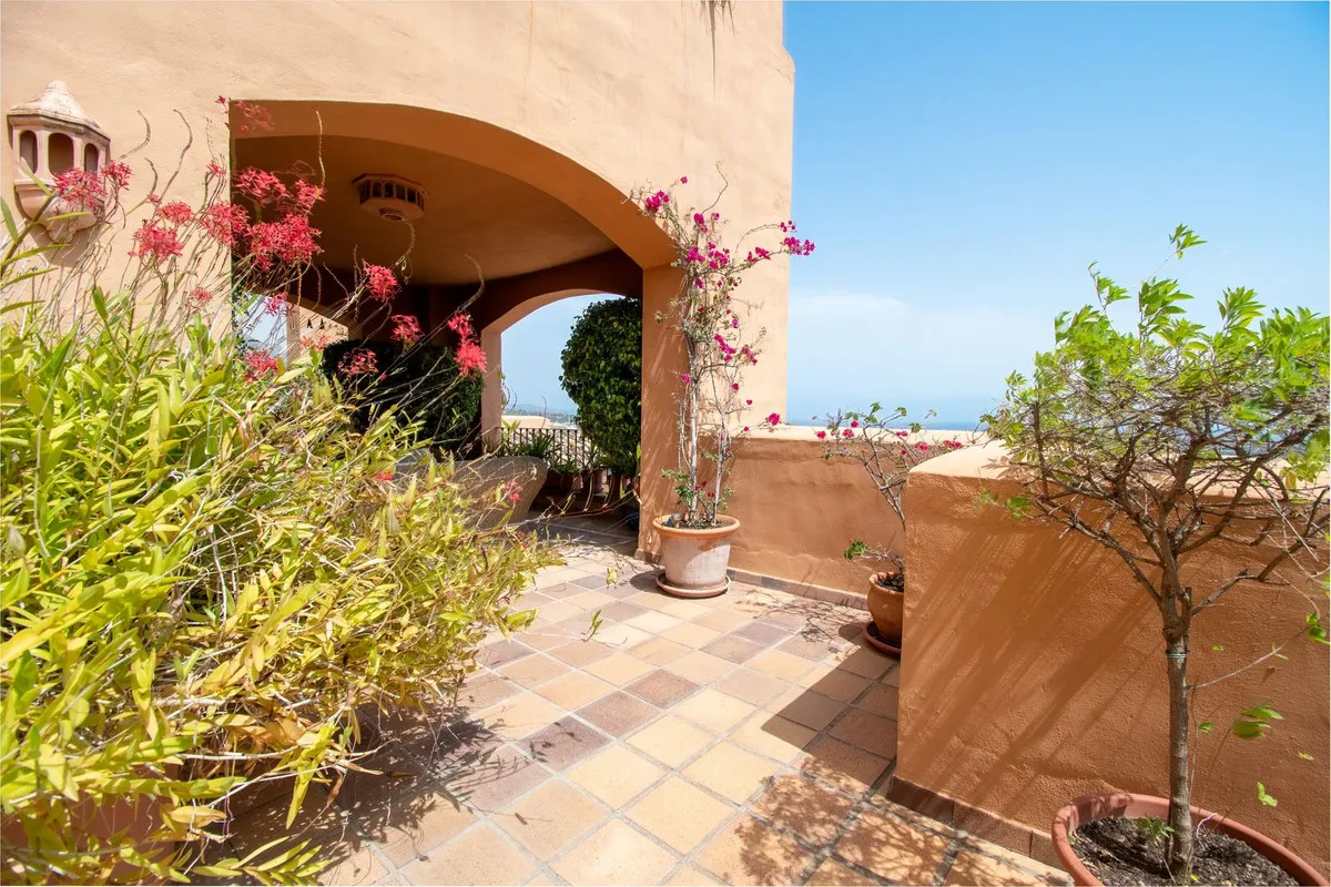 200f982e-d1f0-4909-8672-e3a0b6c6af24