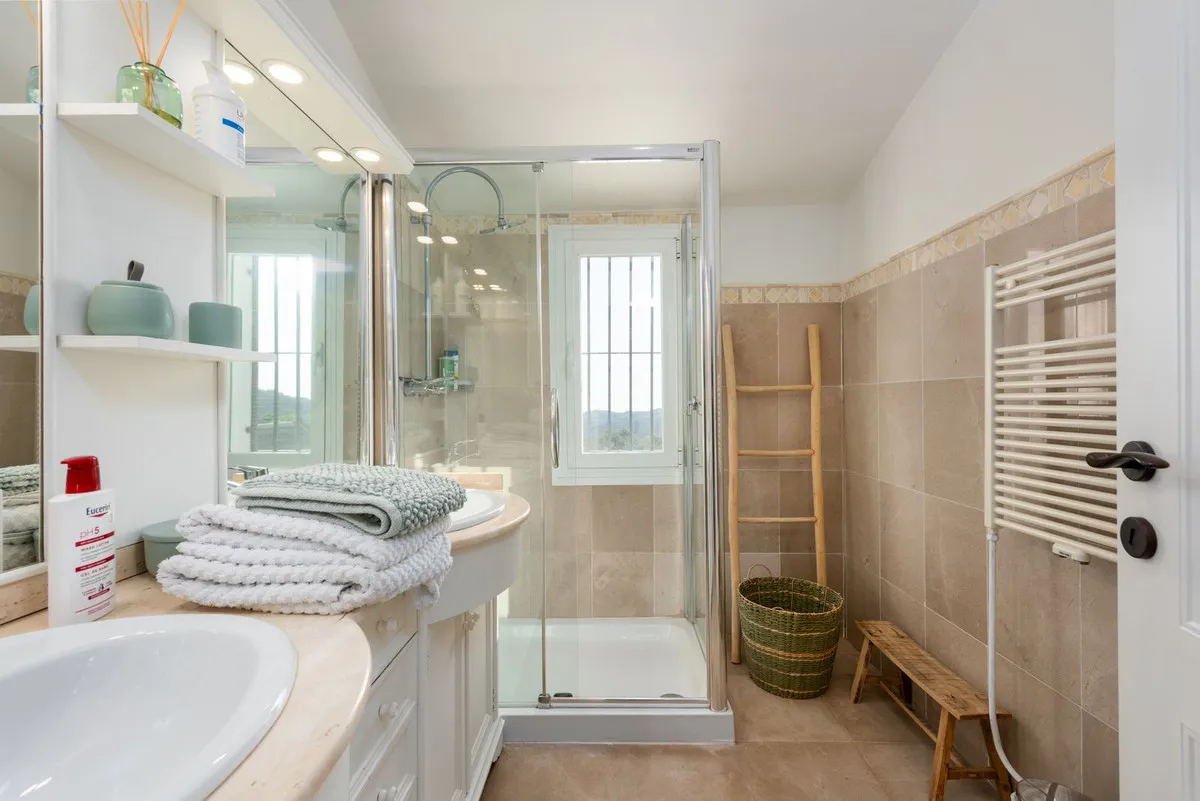 03ab93ed-10db-4889-8c03-8f18fef7093a