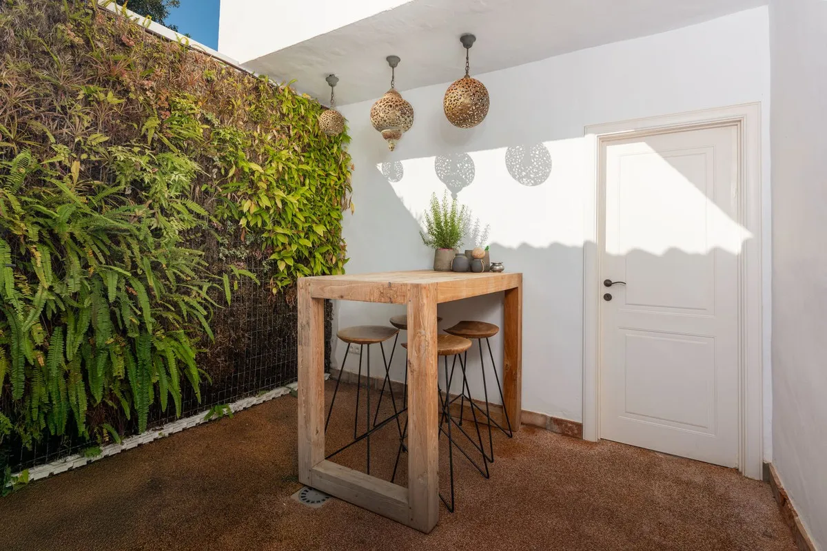 bdbe30cb-e3d1-4cb4-b0c6-a09ad36c583d