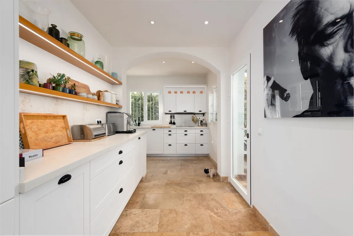 ea01a519-93df-400d-bf55-25a844f24fb5