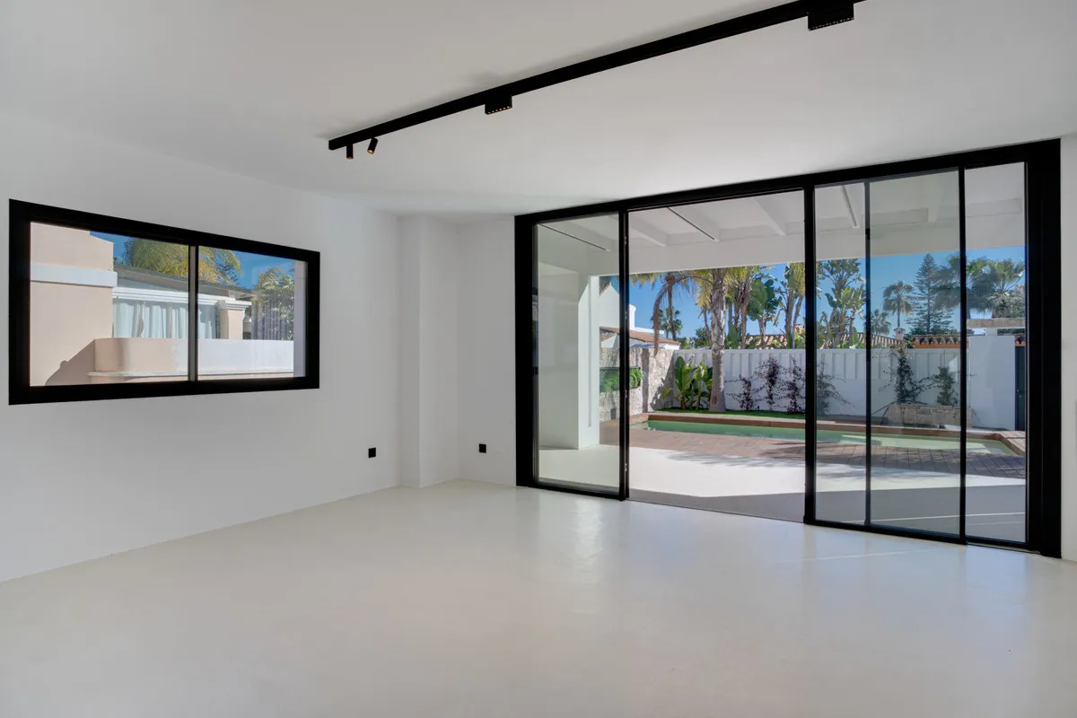 6f8ff1b2-26ff-4350-9432-79e7ad94733e