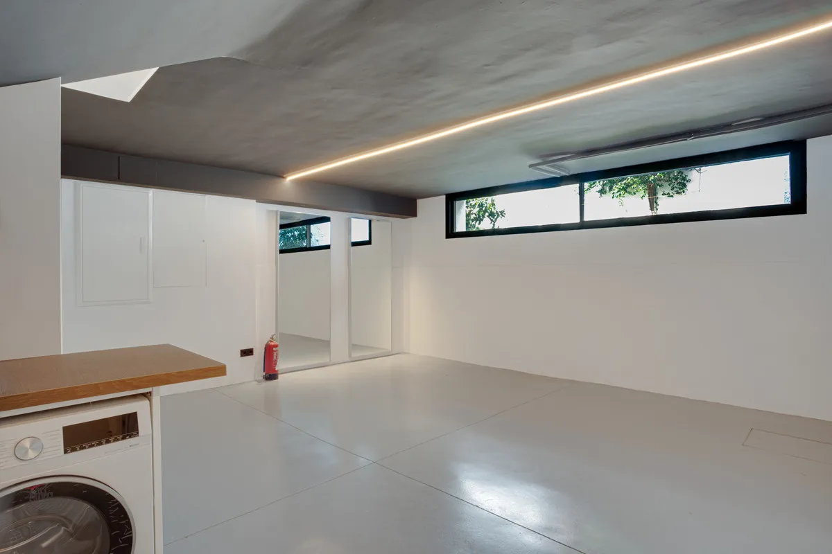 ba9df05c-28e8-49bb-b52b-cd9dad3a24d9