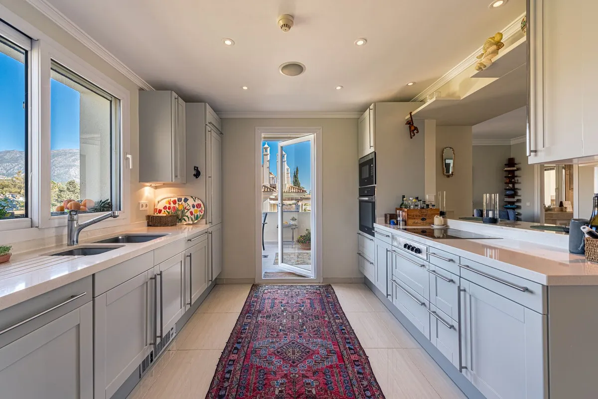 80985833-f548-48d8-9a6b-7aa89ab19423