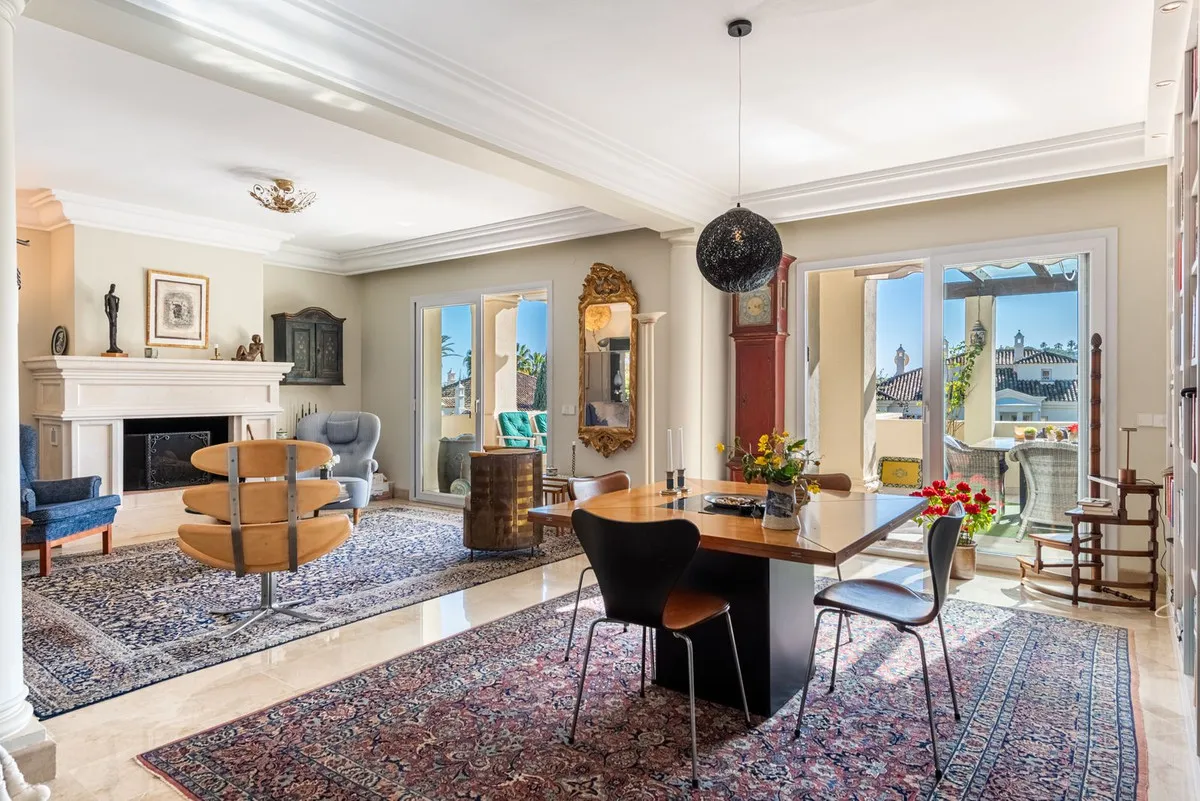 9b4dcee7-44c4-443c-9cb1-712257049cb6