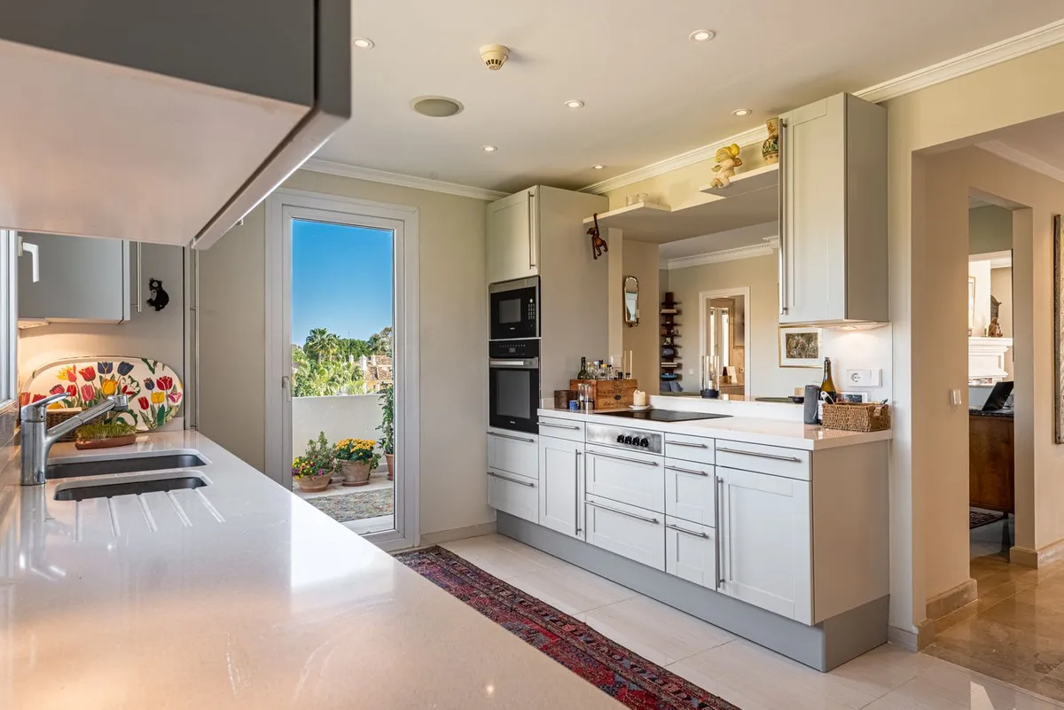 9cdea7f8-7268-42ec-a3a8-6066d1636e3c