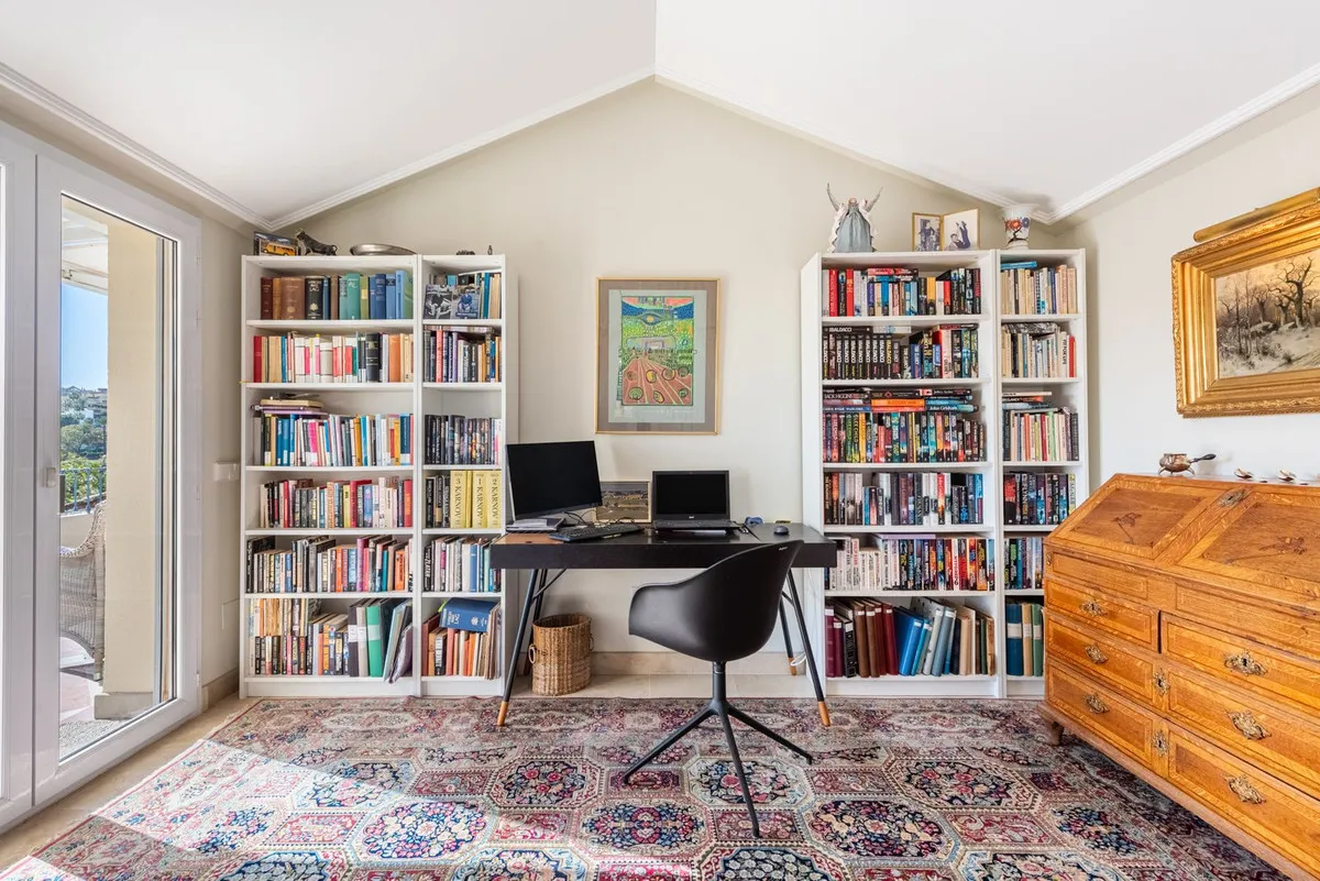 9daeb1a6-afa8-4901-95f7-01de8b50cad9