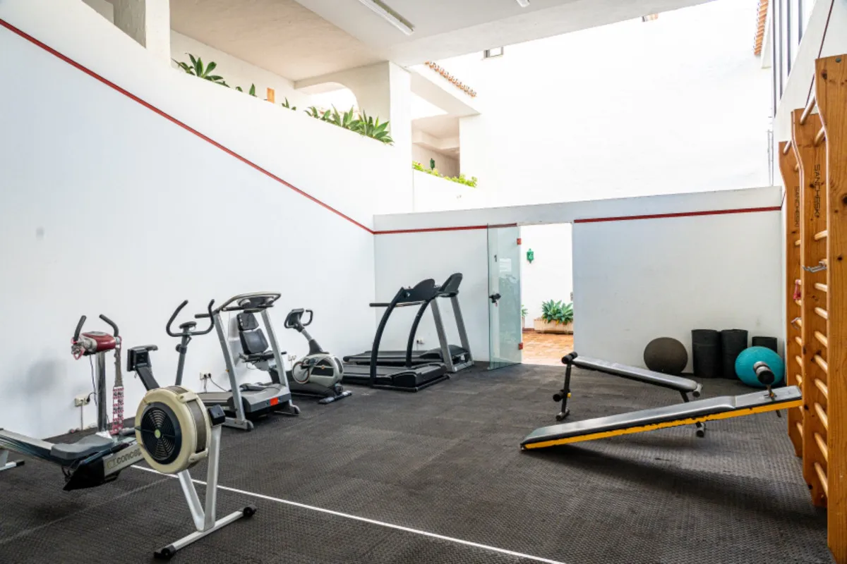 27fb4562-11c0-445c-99d8-5f0cb3642341