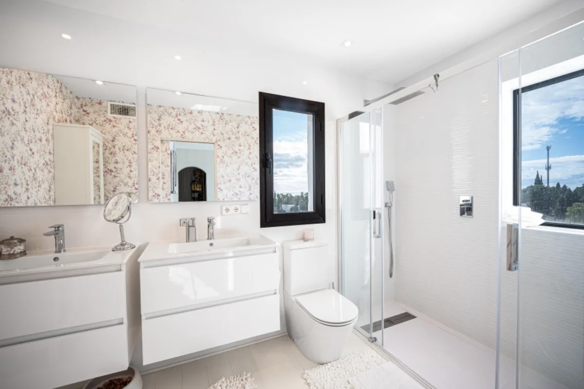 58e99973-50d2-4630-ad80-e35fca5fcdfb