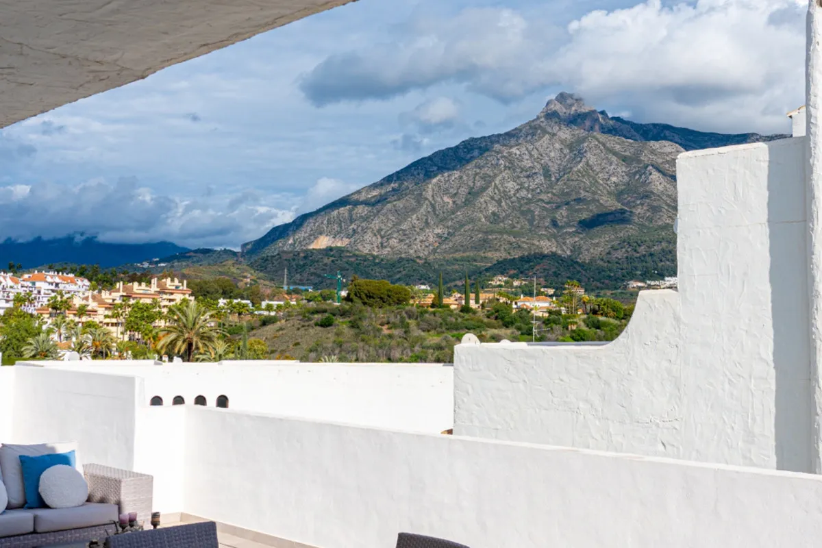 e52ac024-5b09-400a-b757-fe1e2b91bc4c