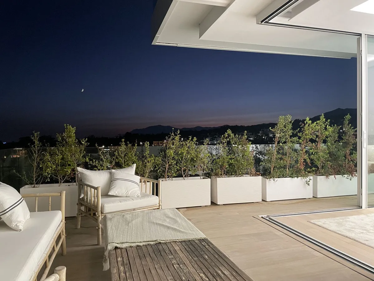 c89700b9-5273-4a8c-b154-1c899f38f4d7