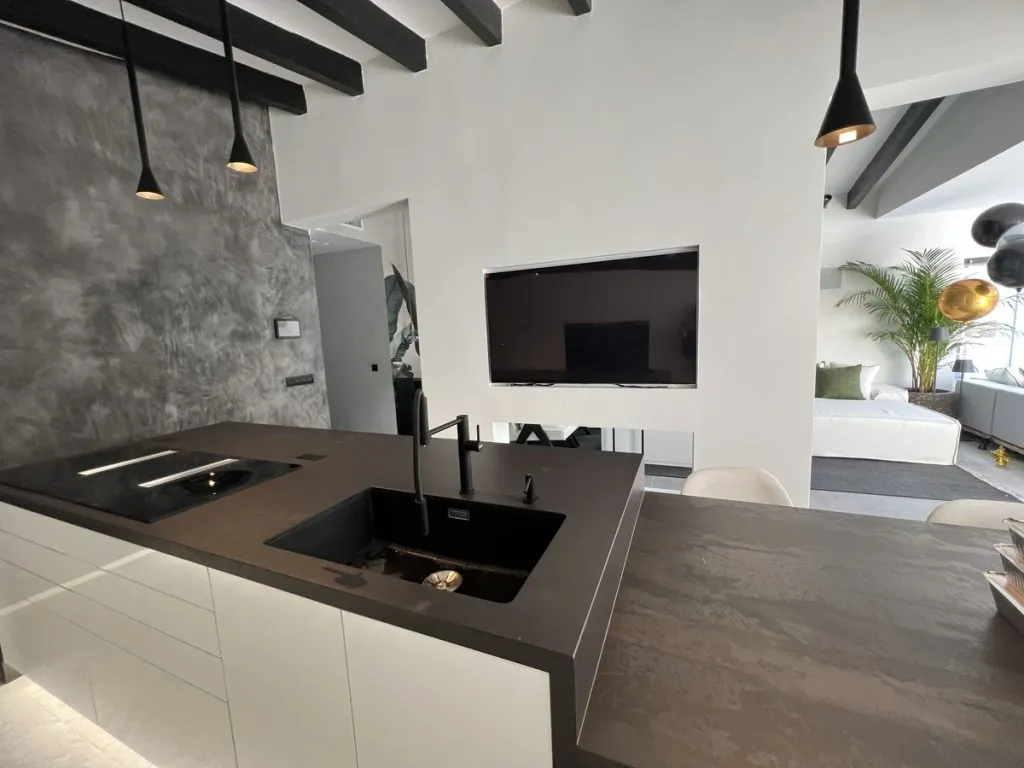 0fad972f-168d-49d4-a3ba-b68ac1fd32a0