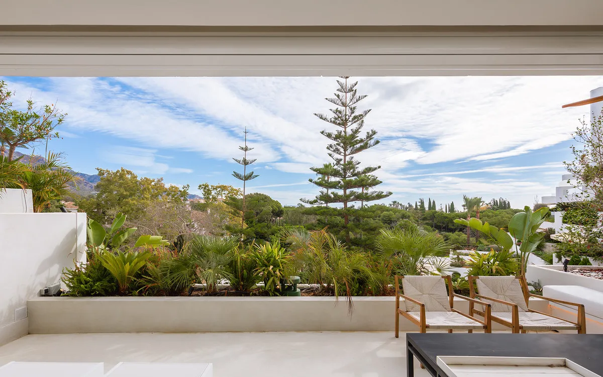 0f2506c8-acb0-41d8-b5e4-d2ed636ad5e4