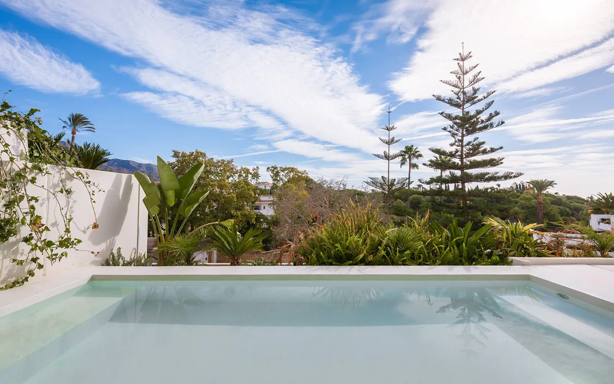 2cc7e2ed-0930-4481-9676-f410f168a3a0