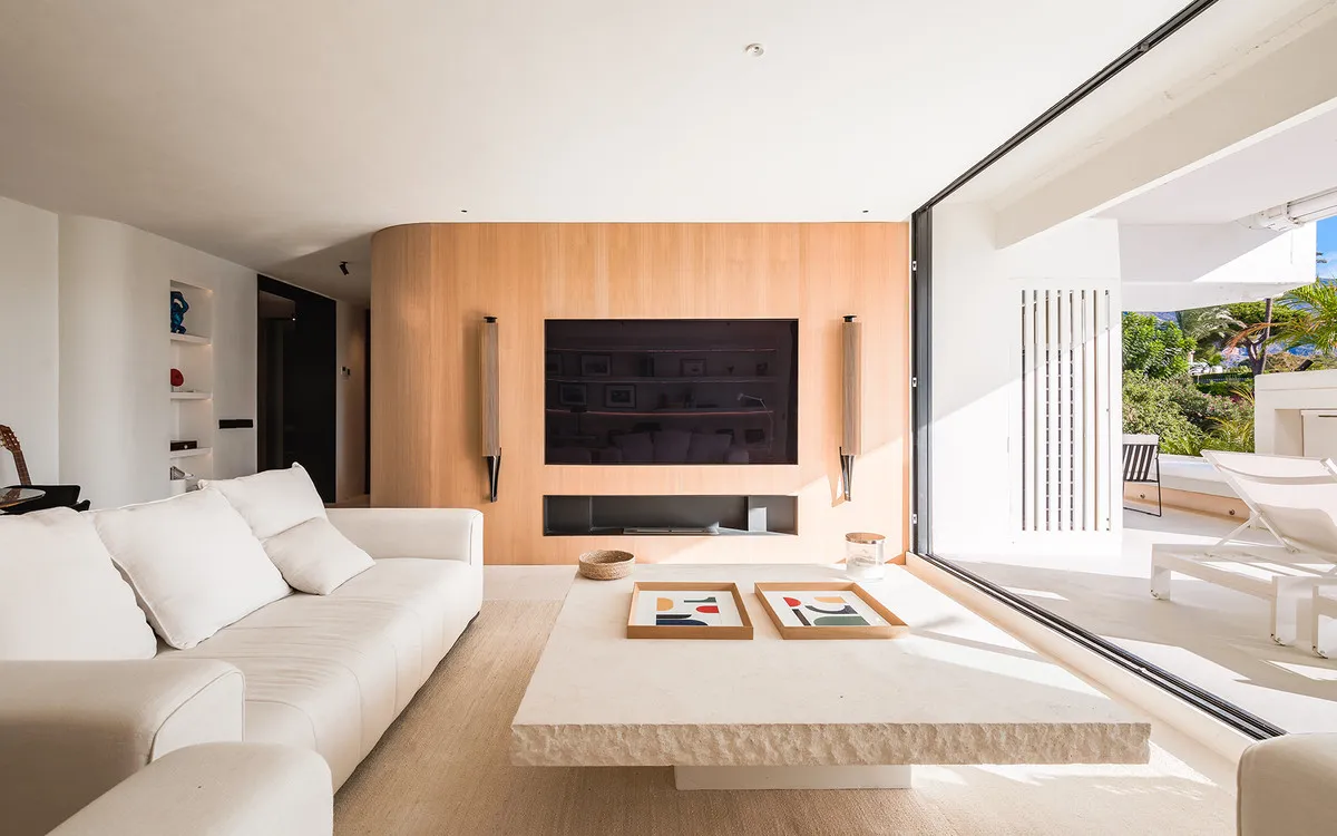 42e16d74-9216-47d6-985a-97e295cbcaa4