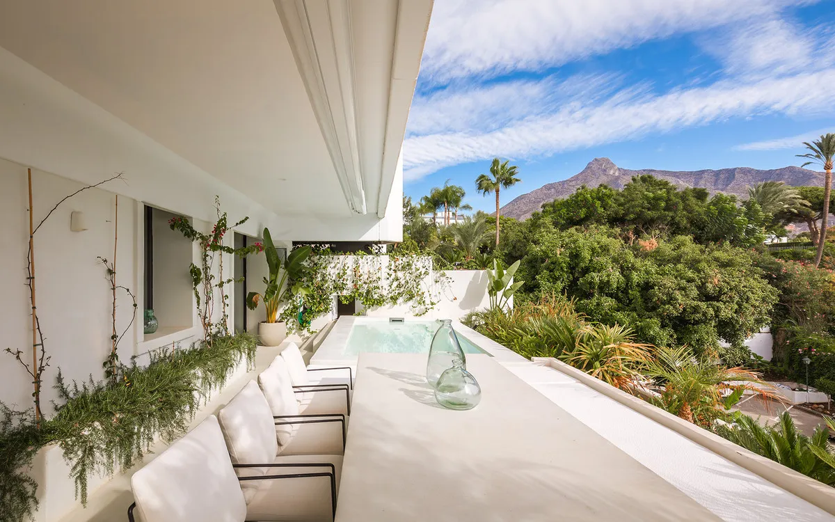 6e843f66-fd31-4961-afbc-c2e200c1c9b3