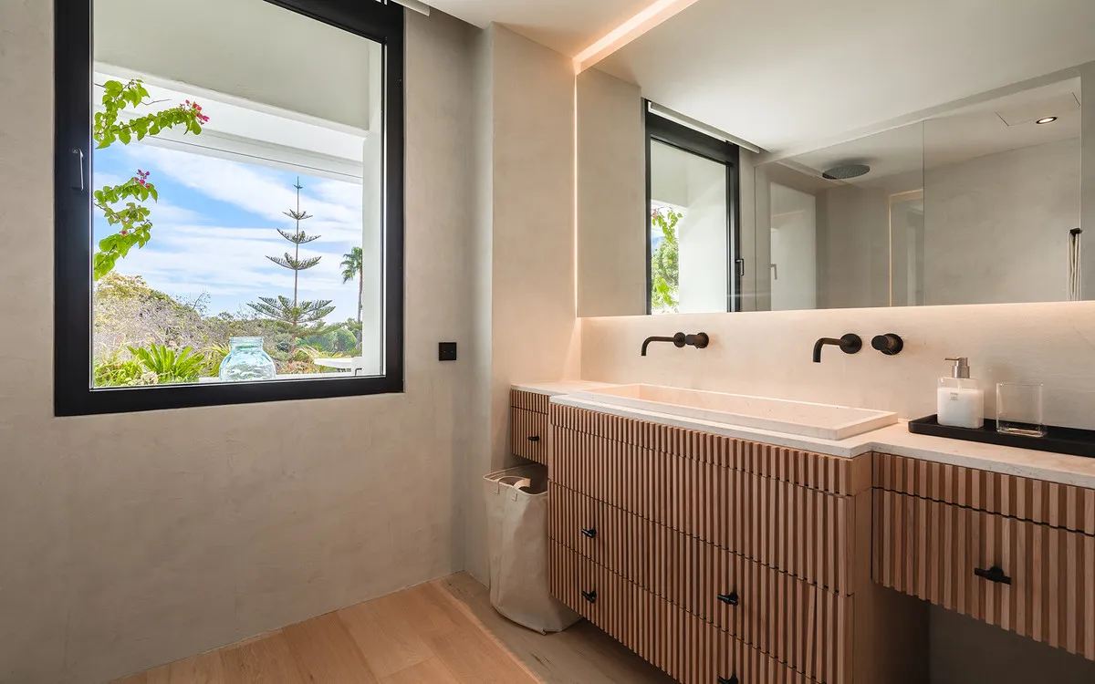 bde8e527-e667-4183-a7e3-8f7746079507