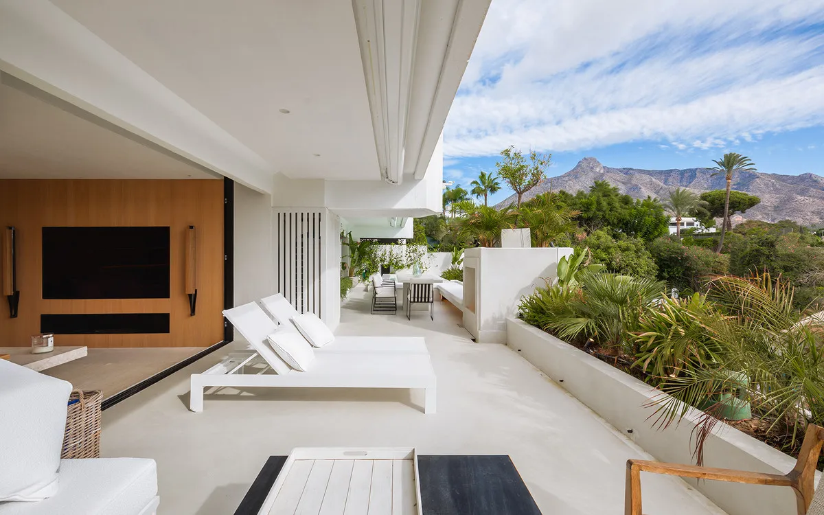 c8289beb-0ccf-420e-8c15-42cbb5b96beb