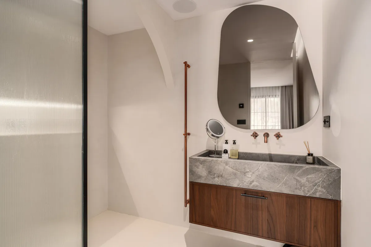 75a1a0d6-f8bc-4145-837b-fb035552e4ea