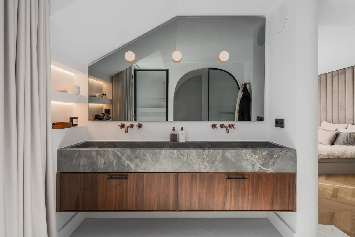 82da61fc-aec9-4167-91c8-73f8912f0b8d