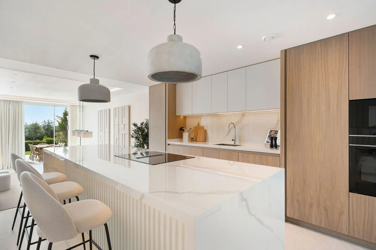 a4b585eb-7845-447a-a241-9fbdb43c5800