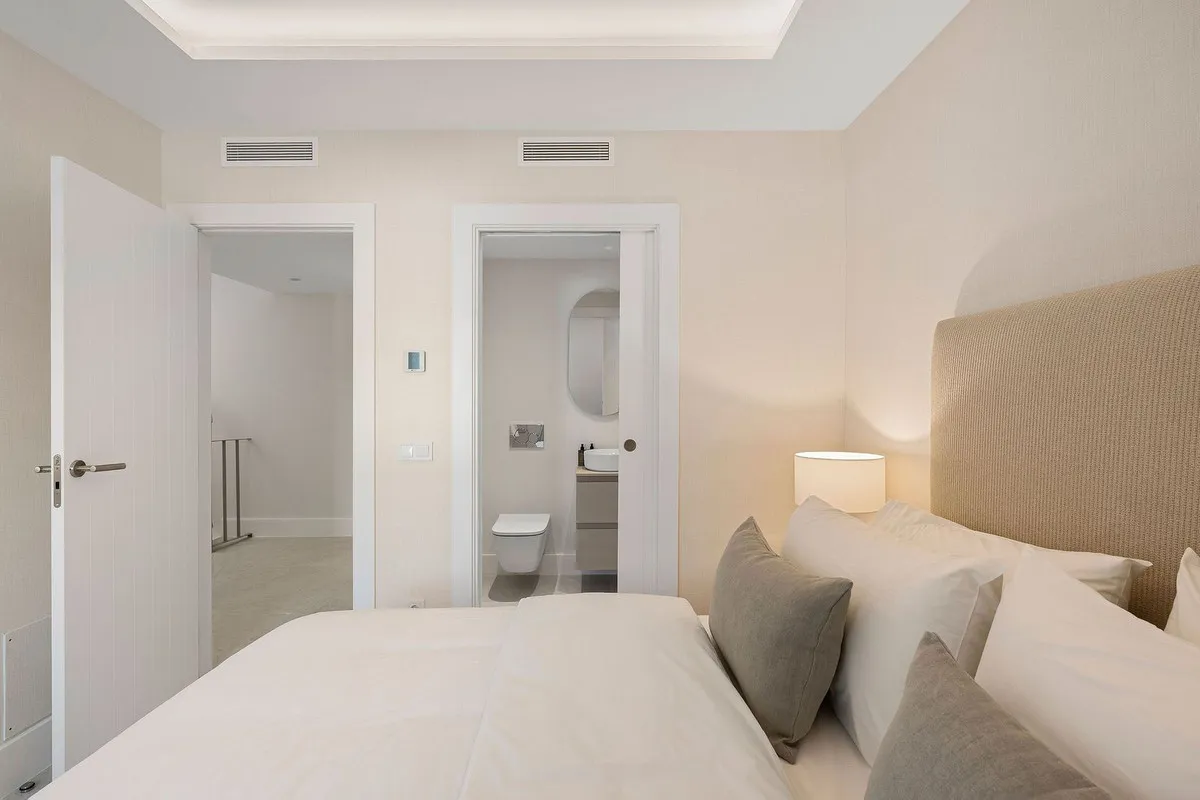 f1524689-69ef-4765-b299-deb43aecd305