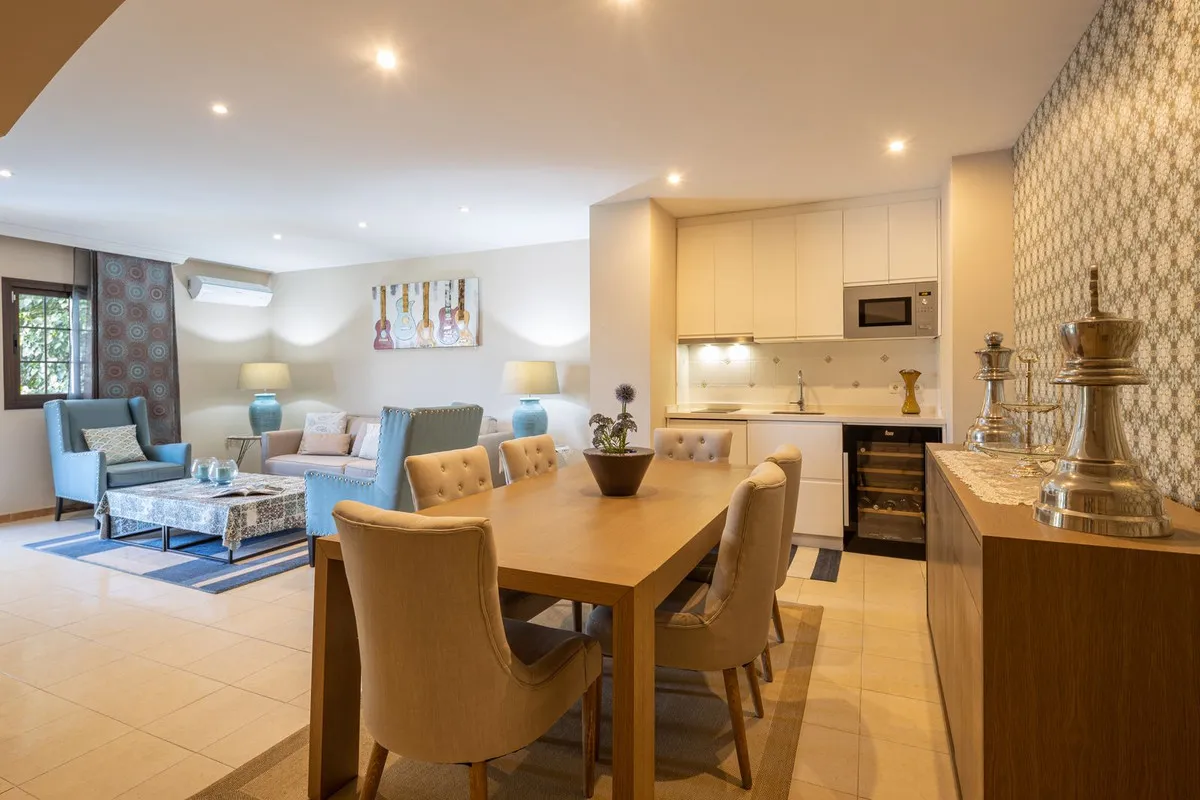 6ee2e286-7db4-4519-80b4-0bcf8bff0084