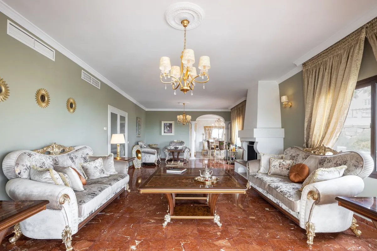 f4b20cd9-d970-4205-9ce9-fc7d4133ca71