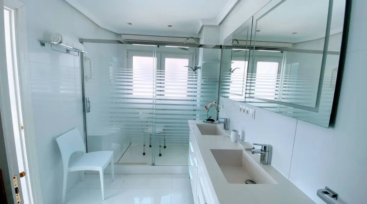 25b092e5-7990-47e3-b3f0-9f8667f622e7