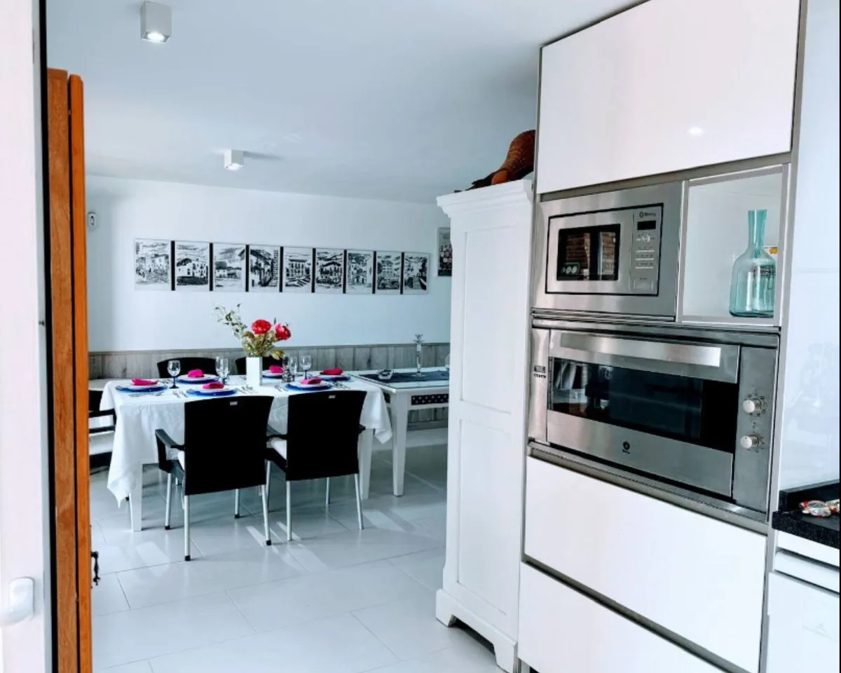 a06d4338-5e15-489a-a096-3de4837d35c1