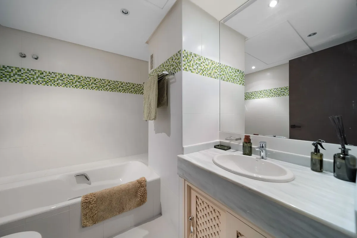 3725698a-294f-4249-9576-5b8b20180d51