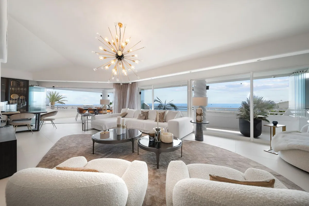 5f042168-02d9-47cf-b382-0a01c4af419e