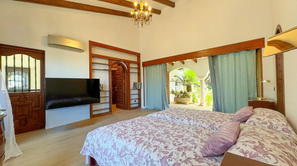 4eab126c-1aa9-4921-9add-53950f9edec1