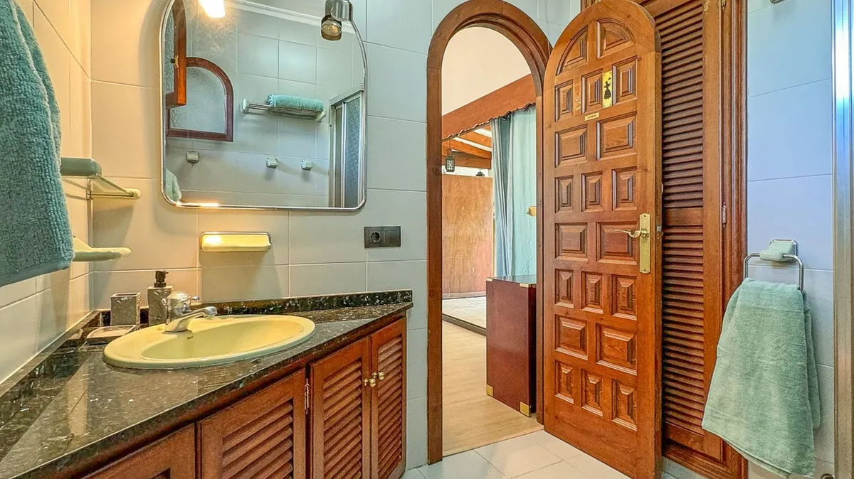 5cfd7dca-2d36-4975-9d95-fe57861acce1