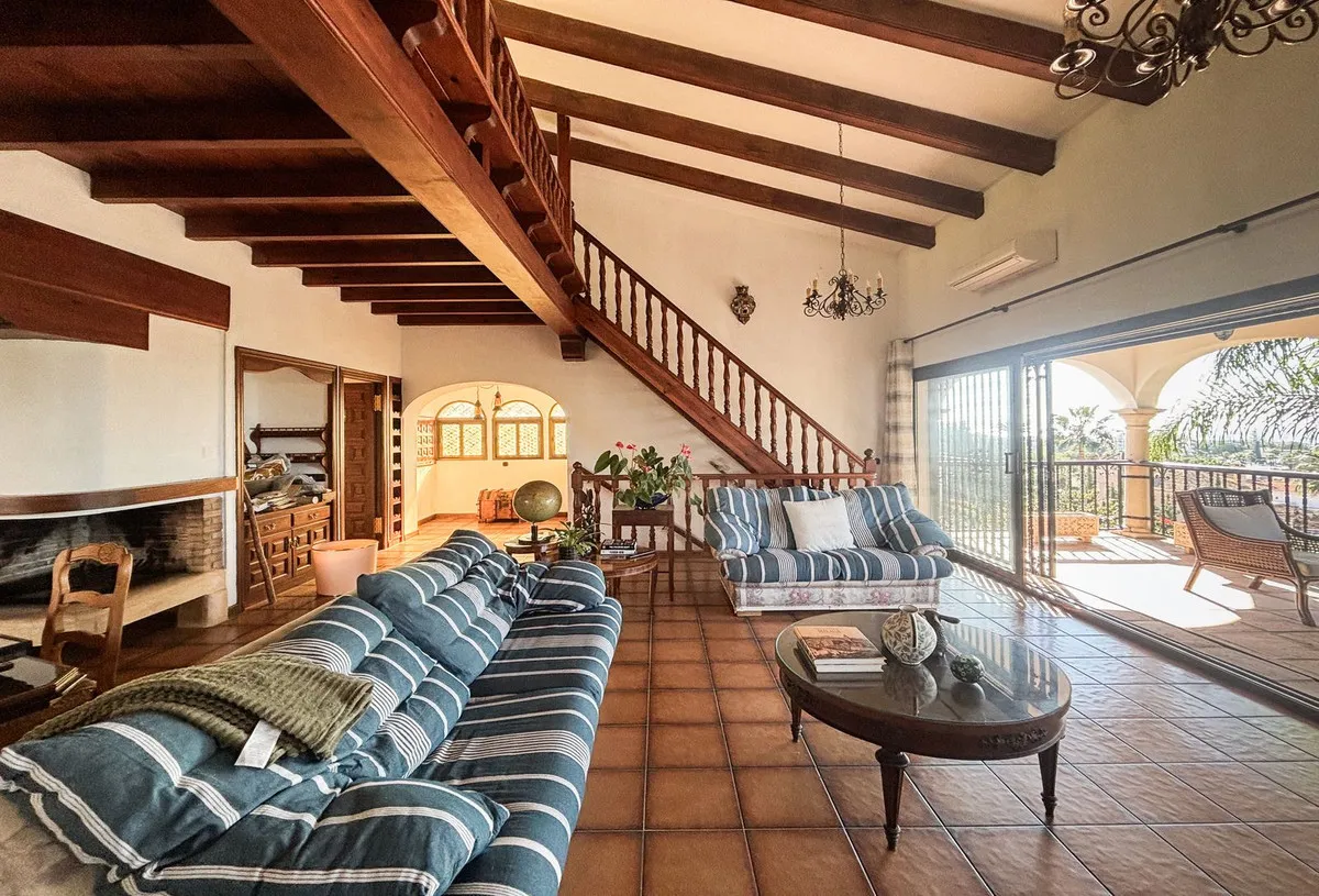 c8a6a156-04c4-4b2c-8040-04c90af46396