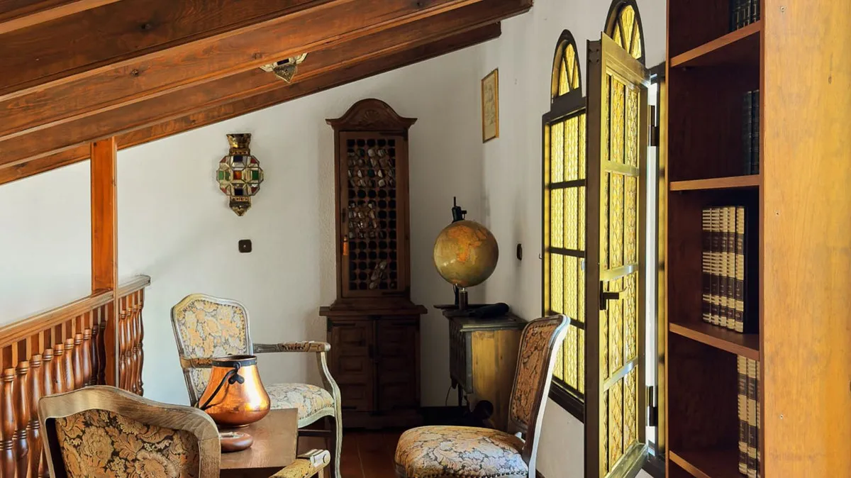 e3cba221-fd35-4783-9673-6b001dda63f3