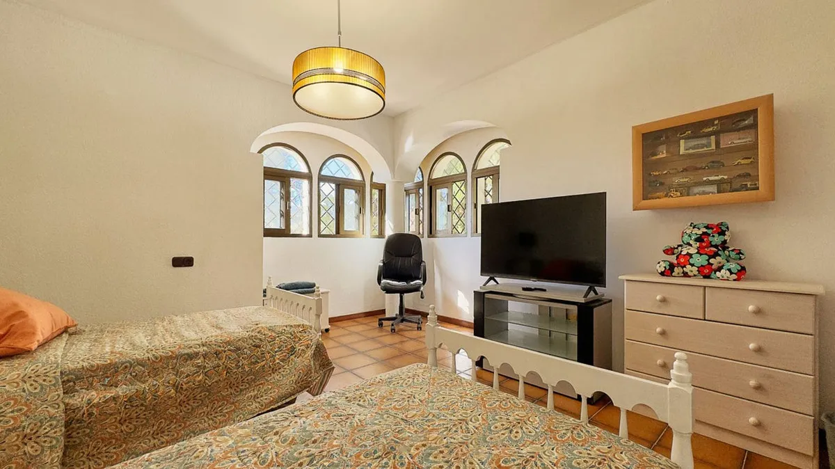 f15fc415-9490-400b-8ab1-0b4827ee5f2a