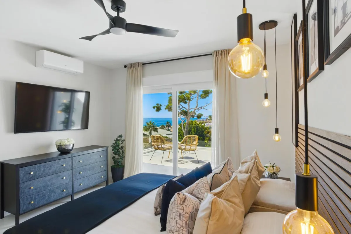 2072b3c4-341c-47c5-b0d8-eea460fa9d7c