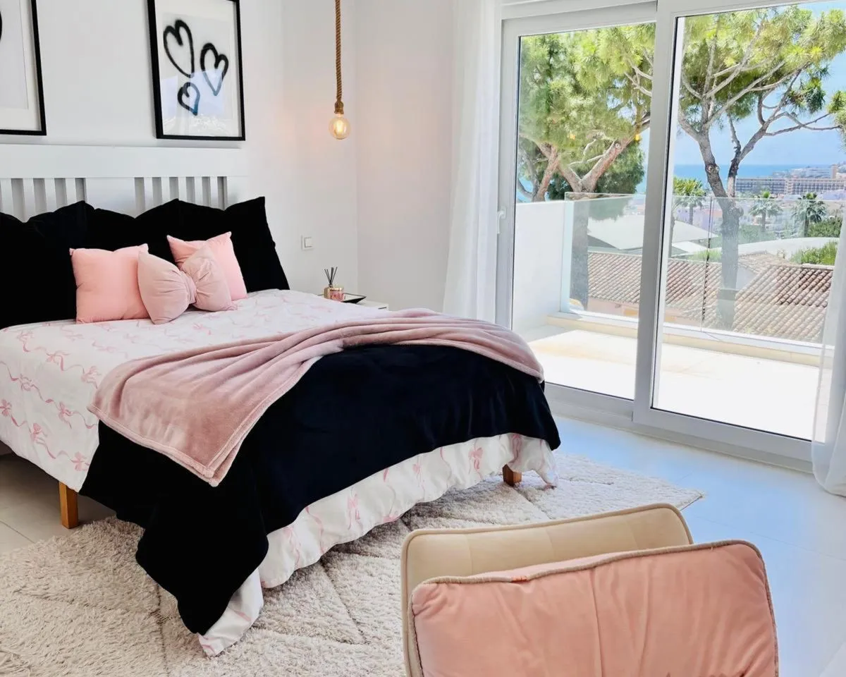 361f2db6-bc27-41ce-a352-b00229334aa4