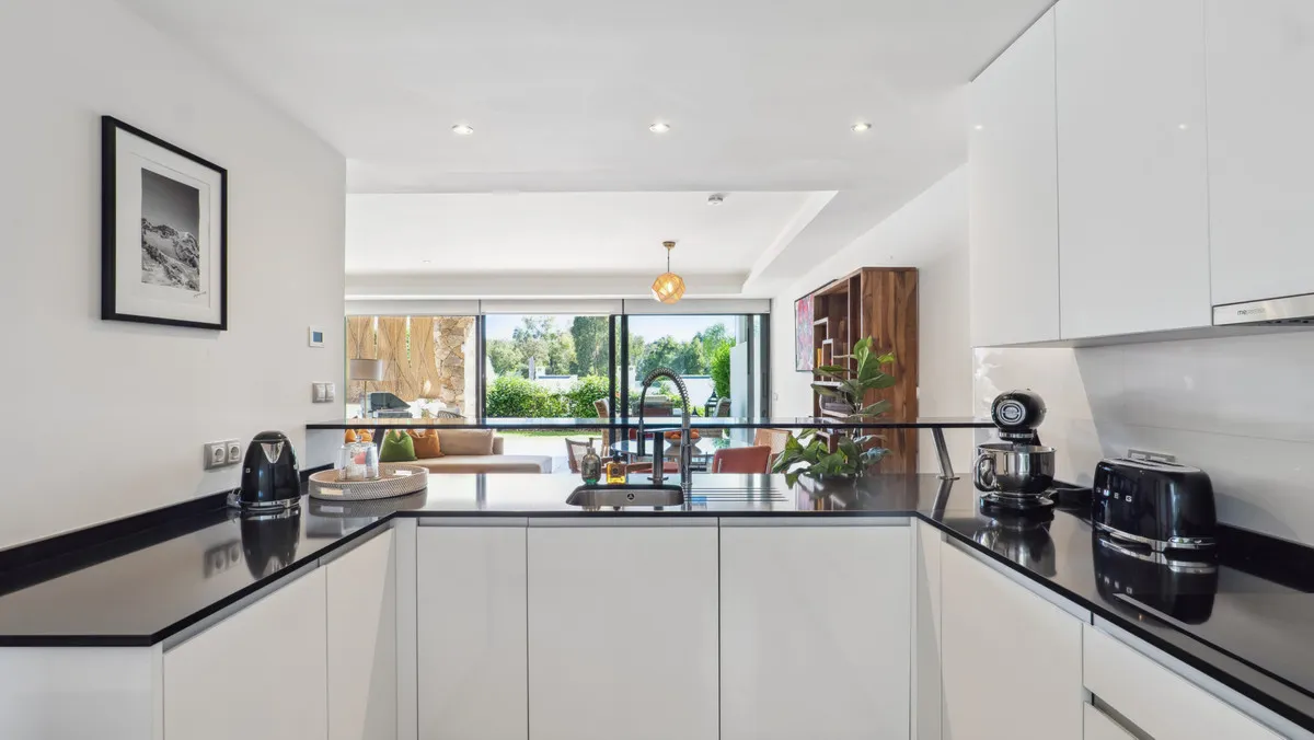 0e73ed44-3f68-41d8-bb07-b7f0d06723de