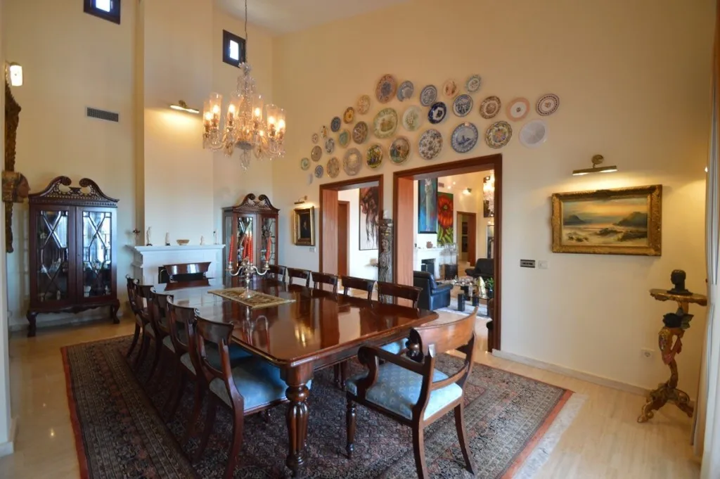 d948913f-4ef1-4226-b40f-7a78a7dff61c