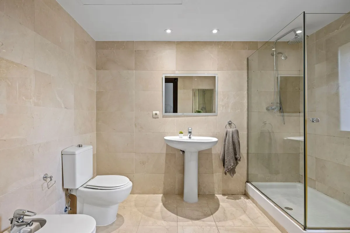 6a35b039-cd42-47c9-b3e9-e15f262fca2c