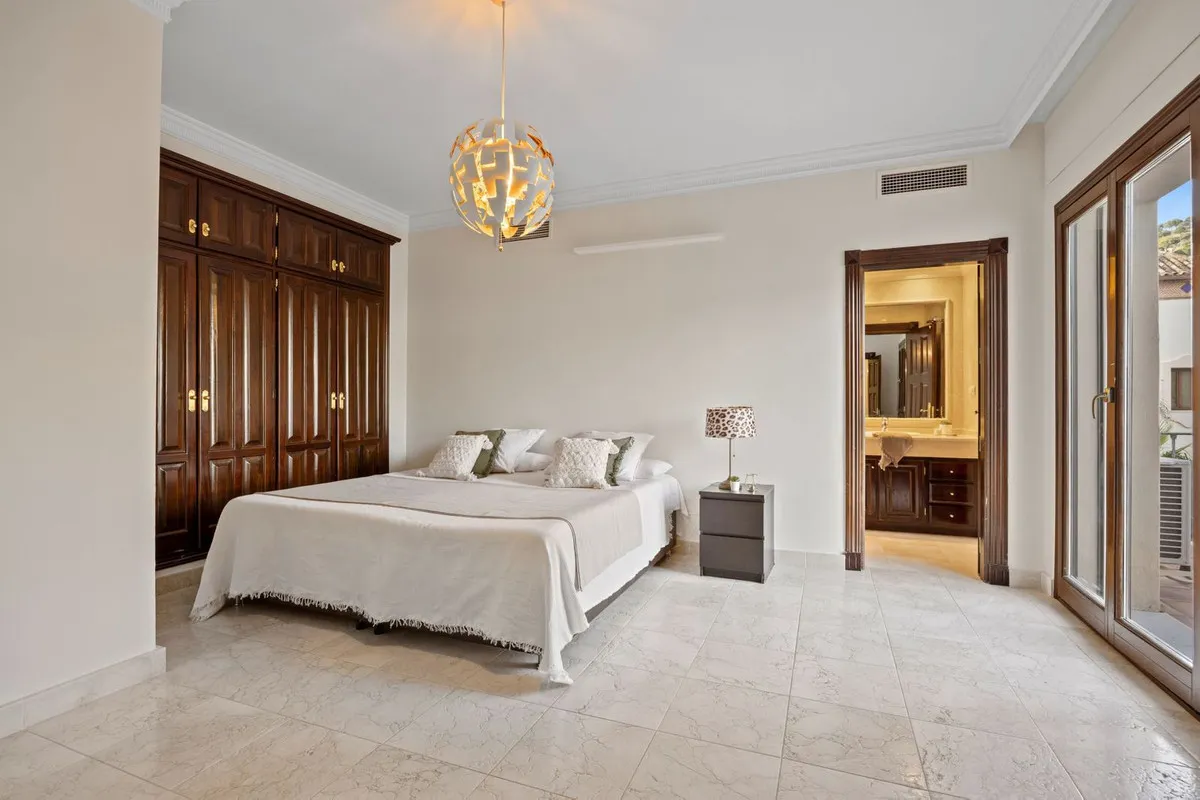 ac9e2e1d-2331-4147-9eee-cc7cdbd059fb