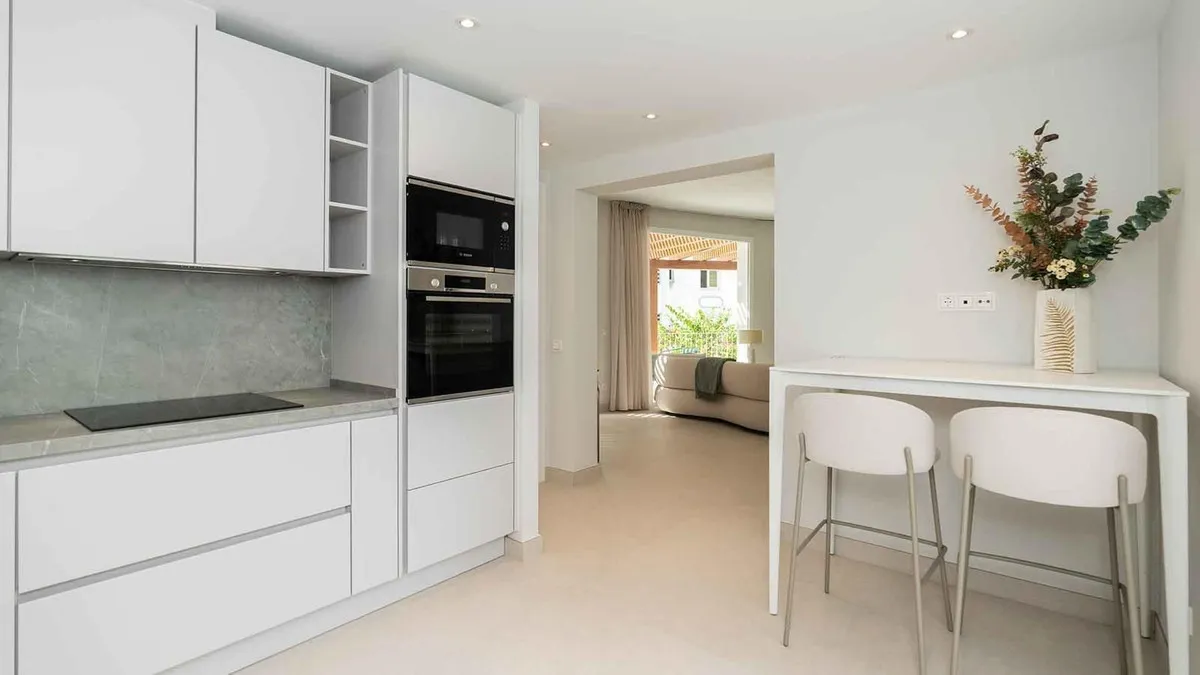 5e5053a9-2e87-431b-be48-2b9f008cdd81