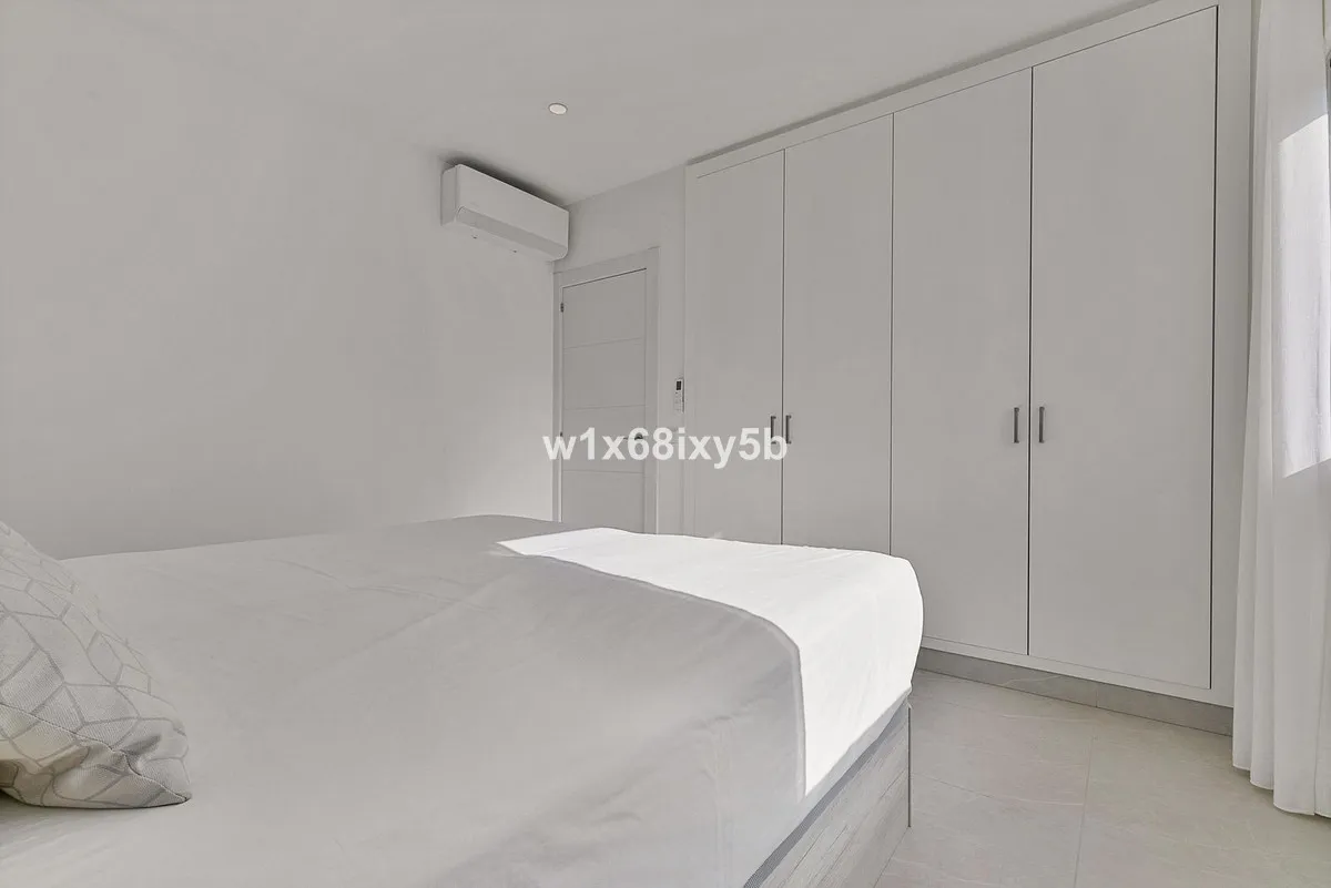 07eab393-d38d-467b-ae99-41a1991541c1