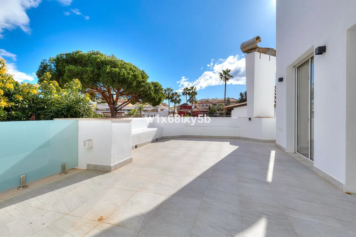 e7b06cec-eddf-4a59-899b-55f5fdd4825c