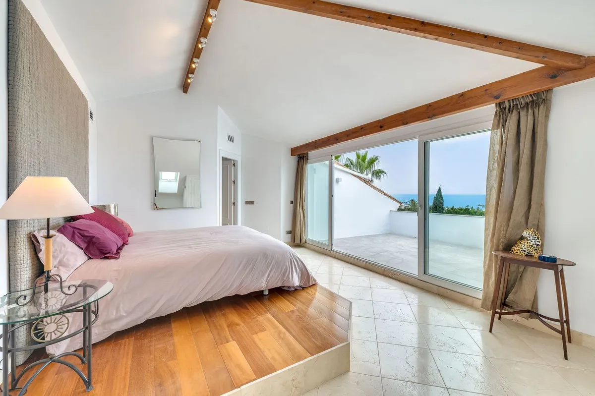 82a5ad6c-3172-4ee7-b7bd-65b939846408