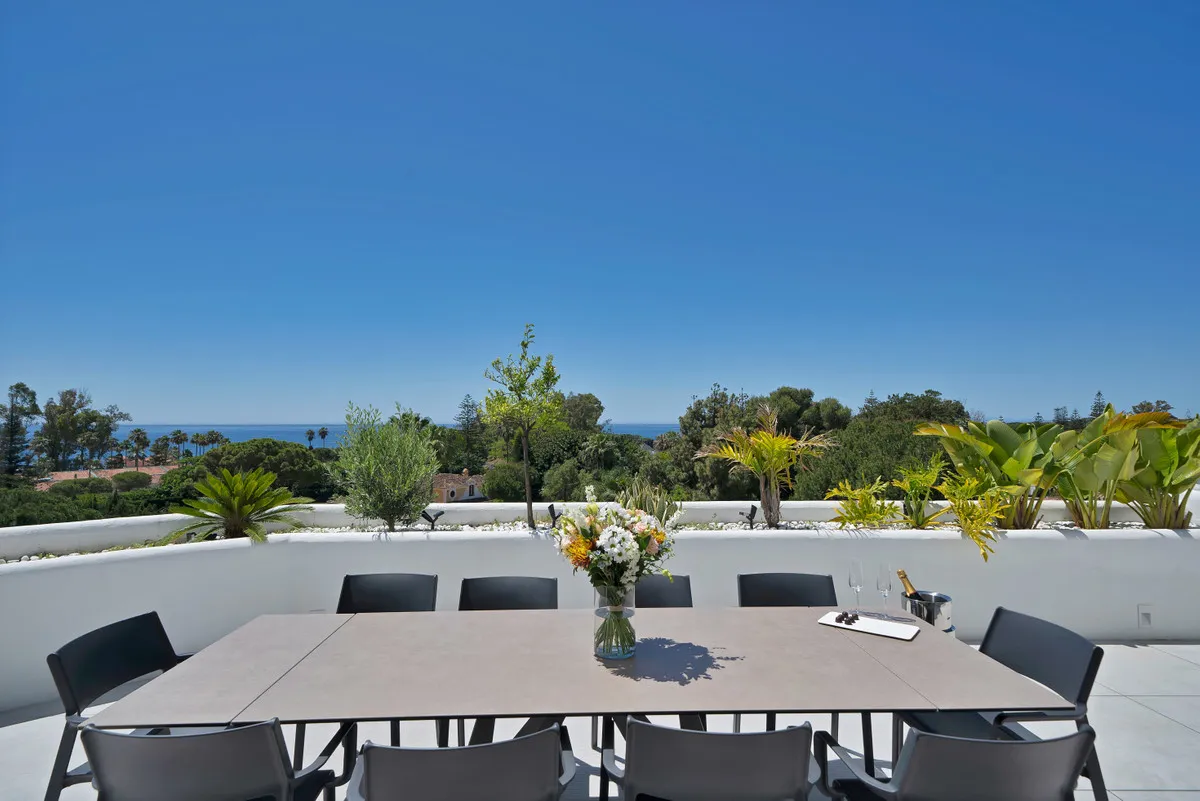 9e906f4c-f122-404e-99bb-b7a5ffb7a18c